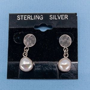 Sterling Silver And Freshwater Pearl Drop Earring